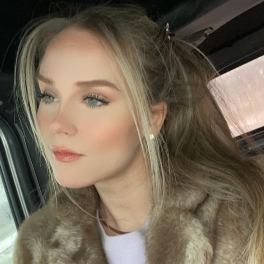 Meet your Posher, Evanne